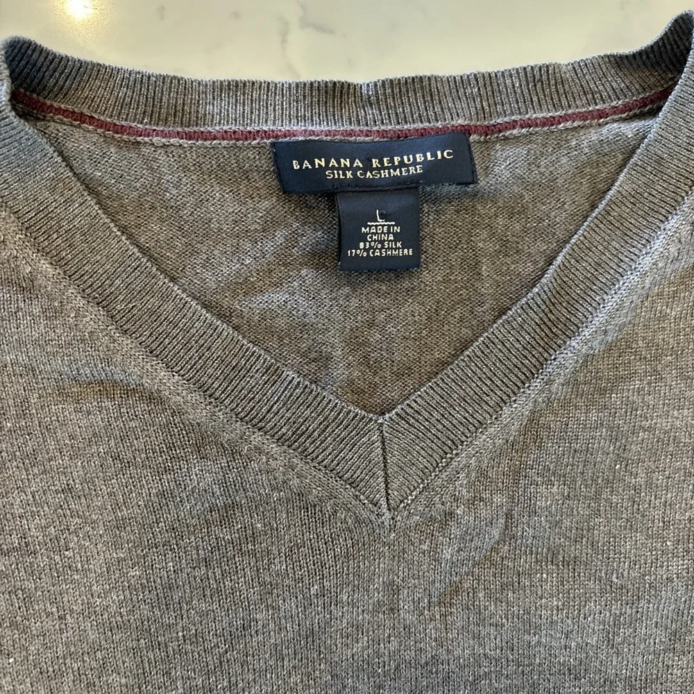 Banana Republic Silk Cashmere‎ V-Neck Sweater Charcoal Gray Men's Large Pullover